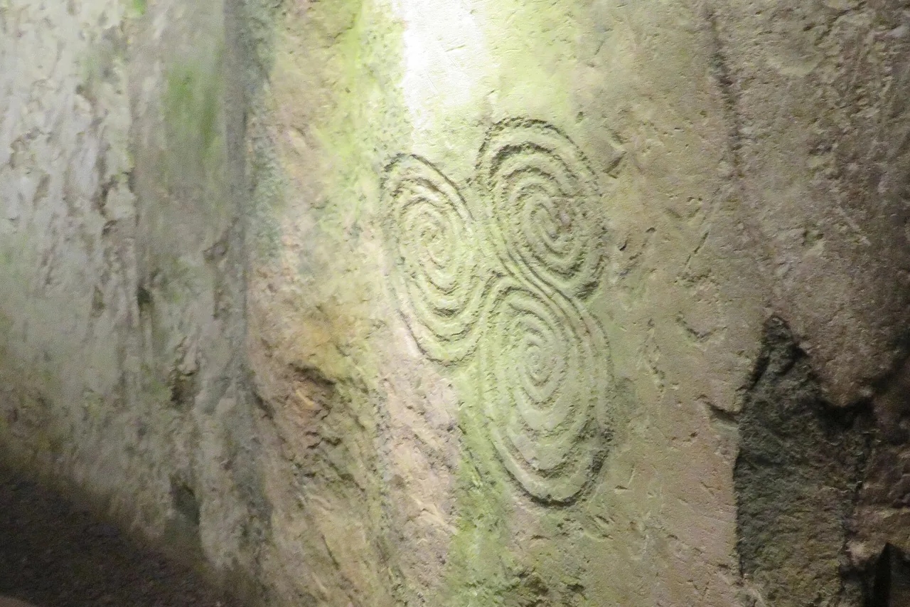 Plate for The Triple Spiral / Triskele